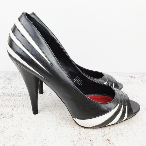 💙 2/$29! Mix & Match! WHBM heels, SO UNIQUE & ATTRACTIVE!Leather Pump, Peep Toe! - Picture 3 of 11